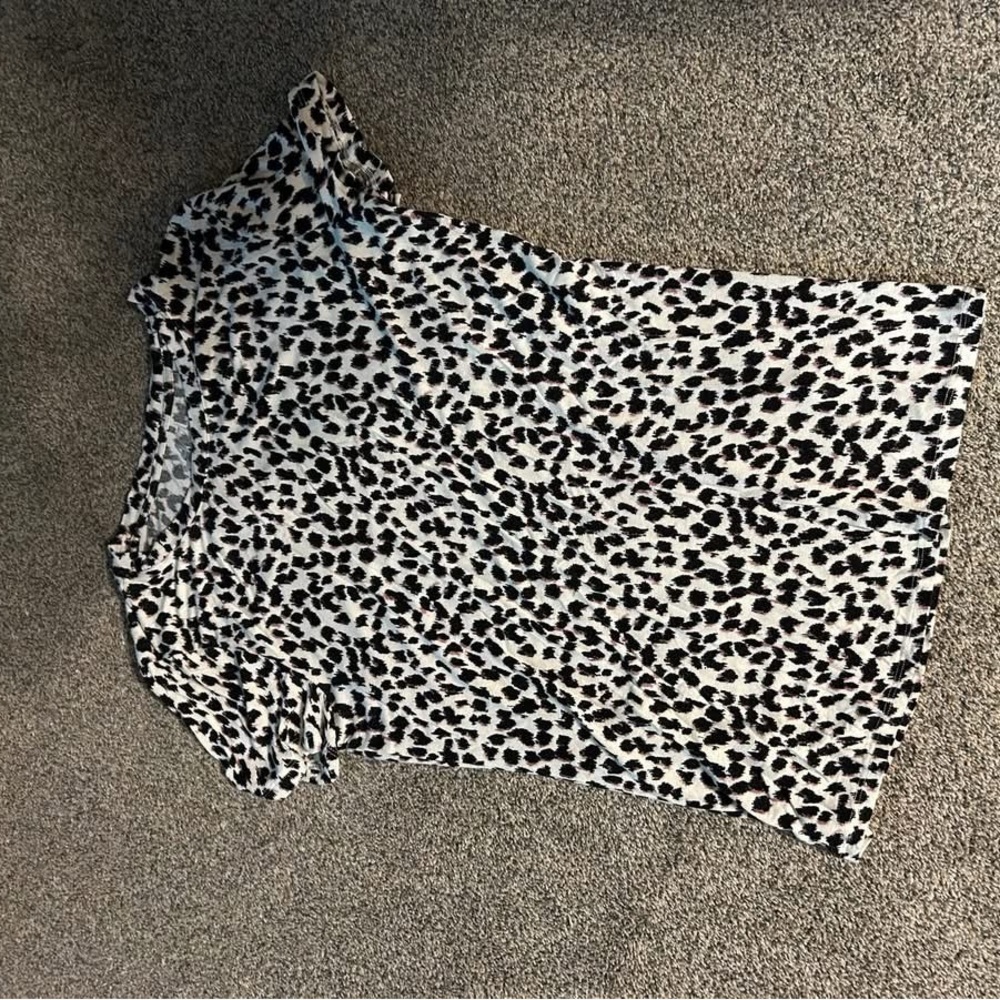Maurices Black and White Leopard Print Short Sleeve Tee